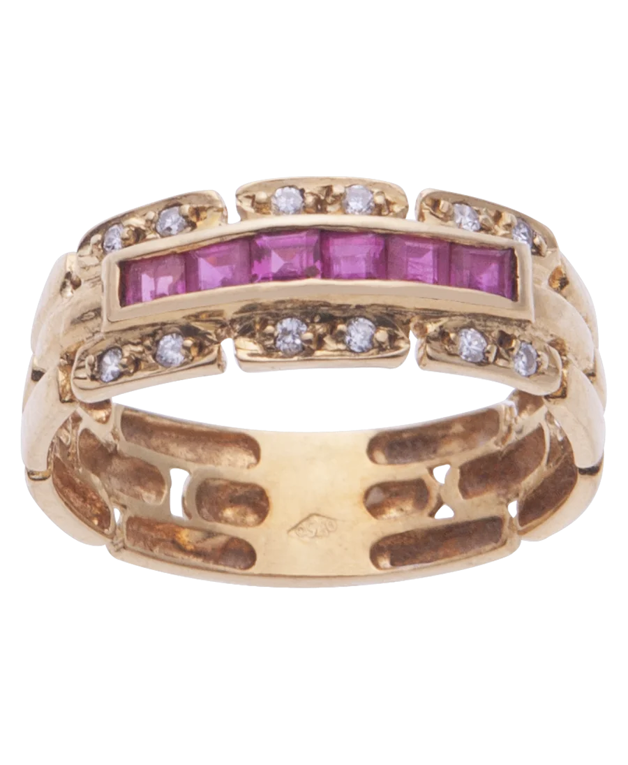 anillo ladrillo de rubí en oro amarillo de 18K disponible en virtu luxury