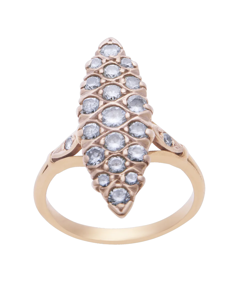 Anillo FESTIVE MARQUISE en Oro amarillo 18 Quilates. Disponible en VIRTU LUXURY. Anillo FESTIVE MARQUISE en Oro amarillo 18 Quilates. Disponible en VIRTU LUXURY.