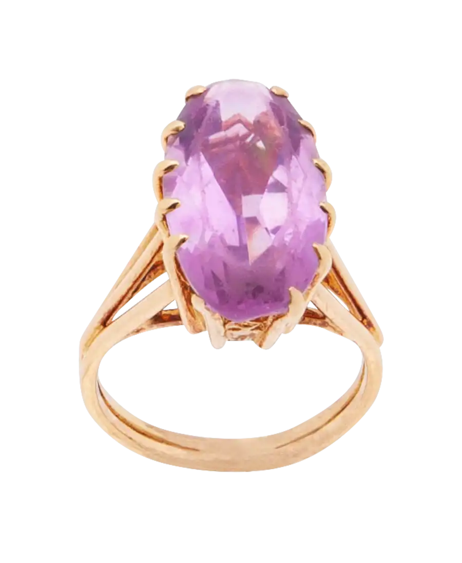 Anillo Marquise Amatista con 12 garras en Oro amarillo de 18 Quilates. Disponible en VIRTU LUXURY. Anillo Marquise Amatista con 12 garras en Oro amarillo de 18 Quilates. Disponible en VIRTU LUXURY.