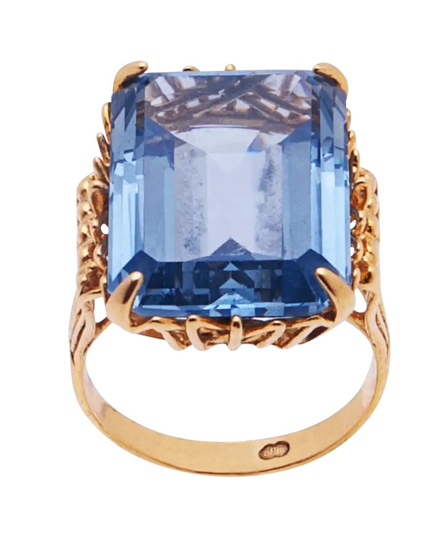 Bague AIGUE-MARINE ROYALE en Or jaune 18 Carats. Disponible chez VIRTU LUXURY. Bague AIGUE-MARINE ROYALE en Or jaune 18 Carats. Disponible chez VIRTU LUXURY.