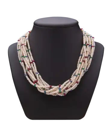 Cocktail de Perles et Pierres Précieuses es un collar con un cierre de oro. VIRTU LUXURY.