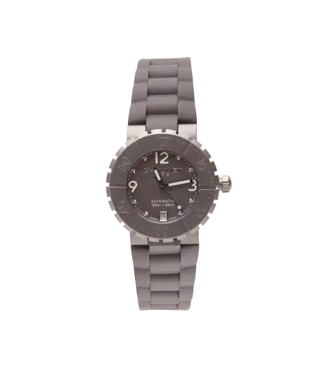 El reloj W1728D es un reloj de acero gris. Disponible en VIRTU LUXURY.
