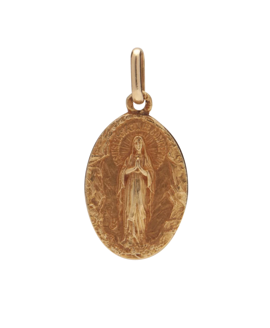 Colgante Virgen María es un colgante simbólico. Disponible en VIRTU LUXURY.
