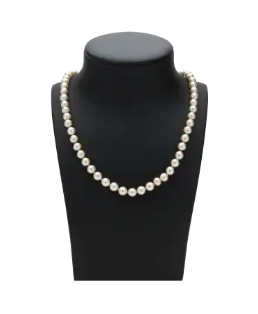 Collar CRÈMES EN CHUTE con un cierre de Oro blanco de 18 quilates. Disponible en VIRTU LUXURY.