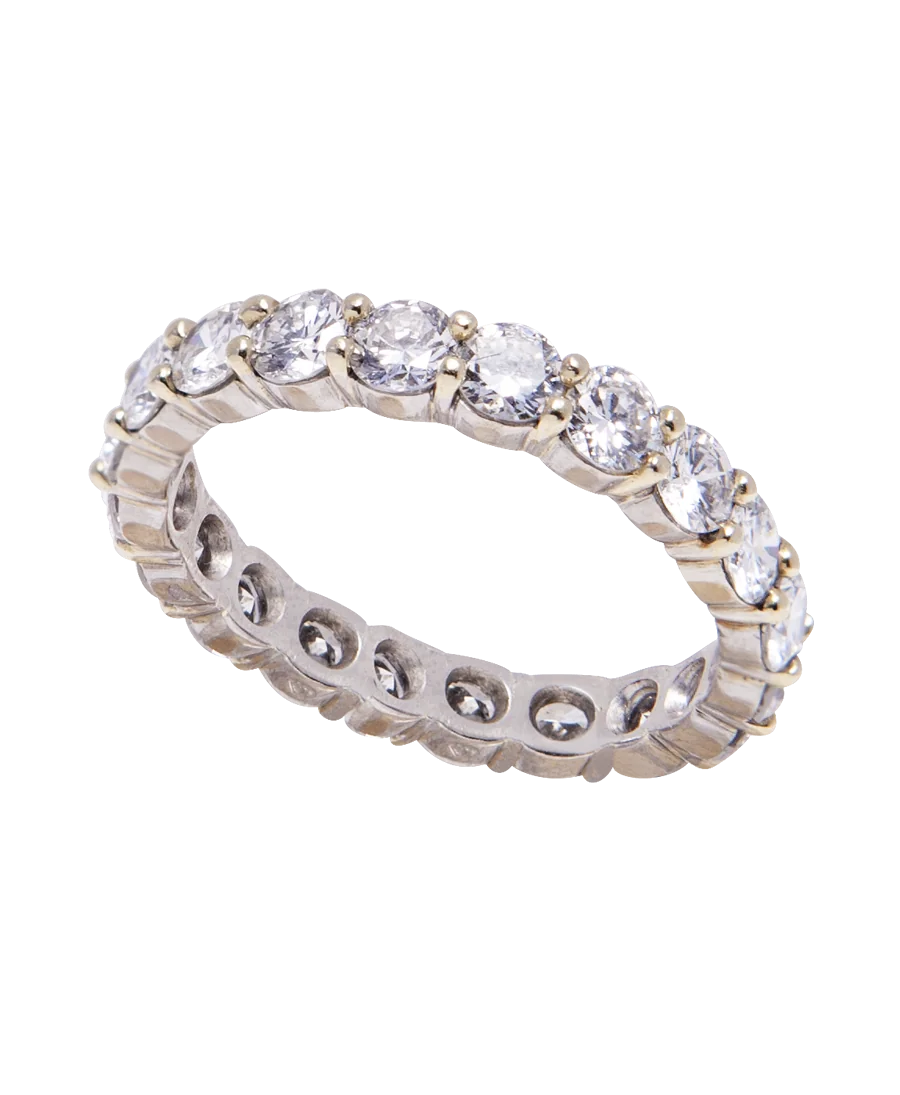 Anillo MEDIA ETERNIDAD con diamantes en joyería de lujo en VIRTU LUXURY
